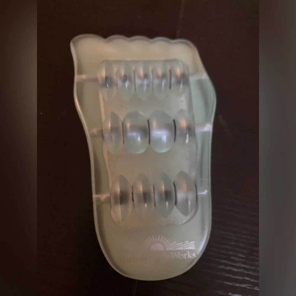 Vintage Bath & Body Works Roller Foot Massager. Came out in the 1990’s.EUC